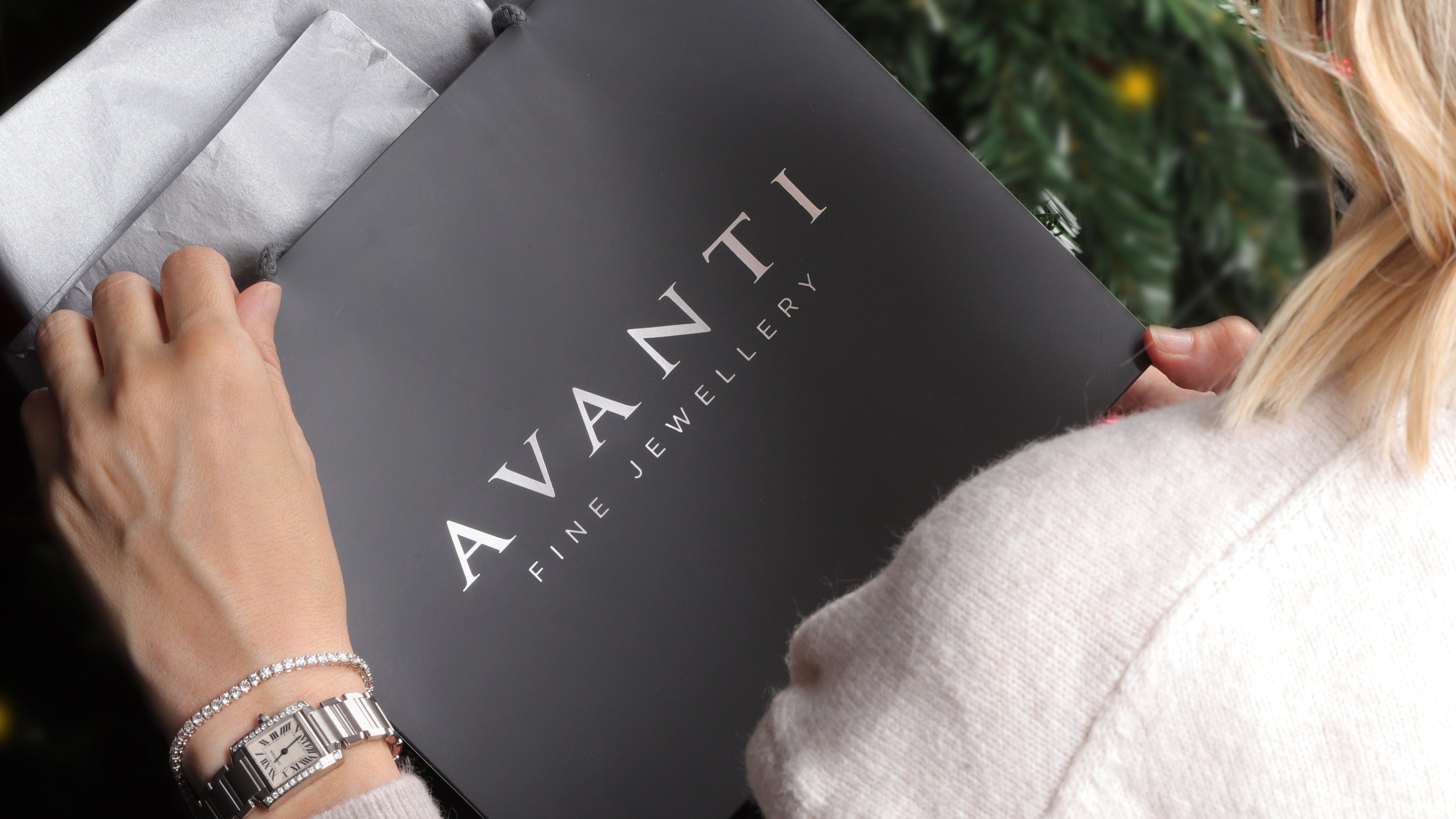 Luxury After Dark… Late-Night Christmas Shopping with Avanti Jewellers