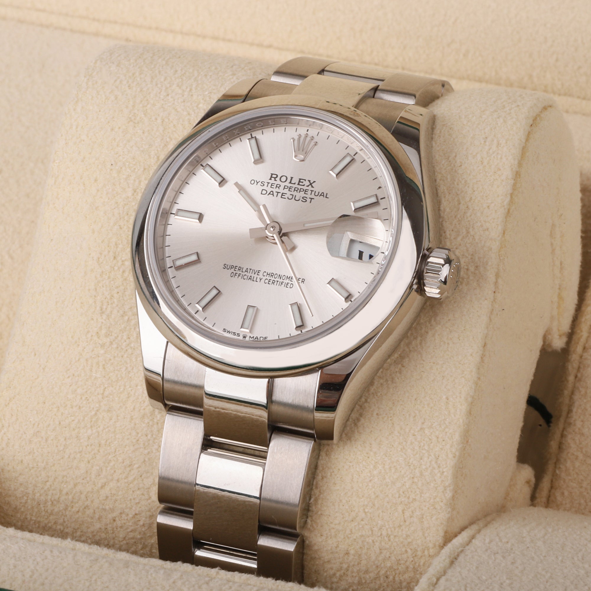 Rolex Datejust in Steel With Silver Dial Pre-owned Watch