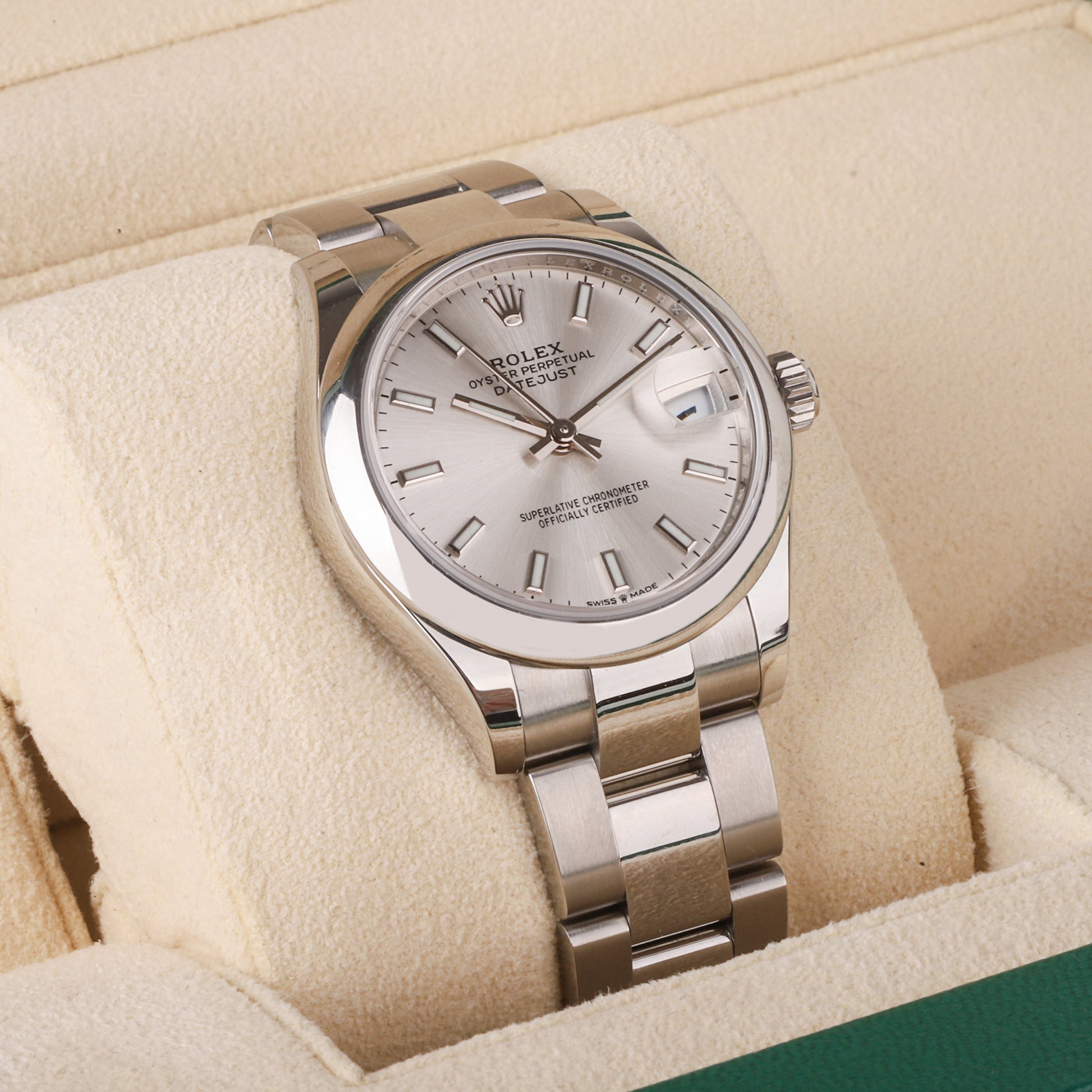 Rolex Datejust in Steel With Silver Dial Pre-owned Watch
