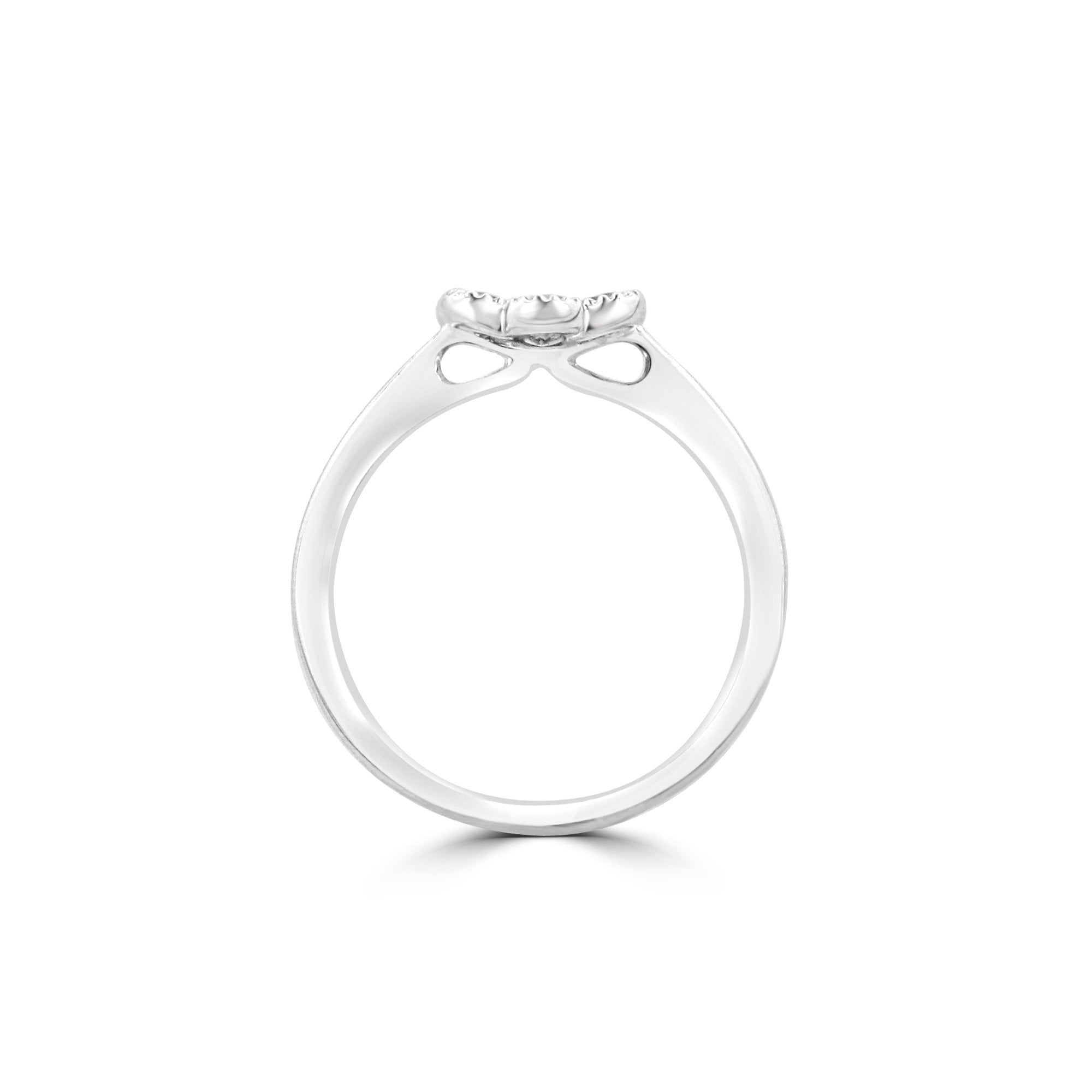 Blue Sapphire Flower Ring in 18ct White Gold