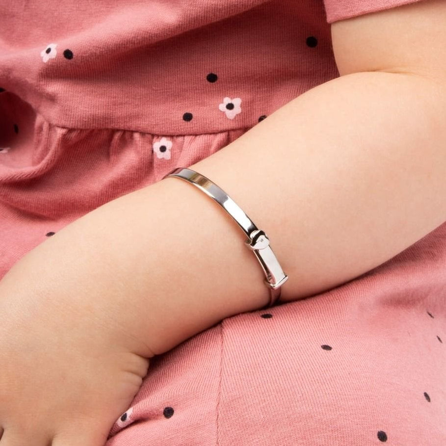 Silver Heart Expanding Bangle with Diamond