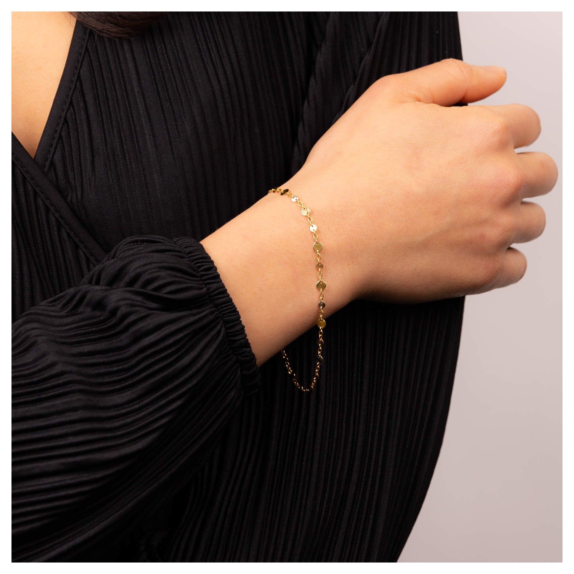 Discs and Chain Bracelet in 9ct Gold