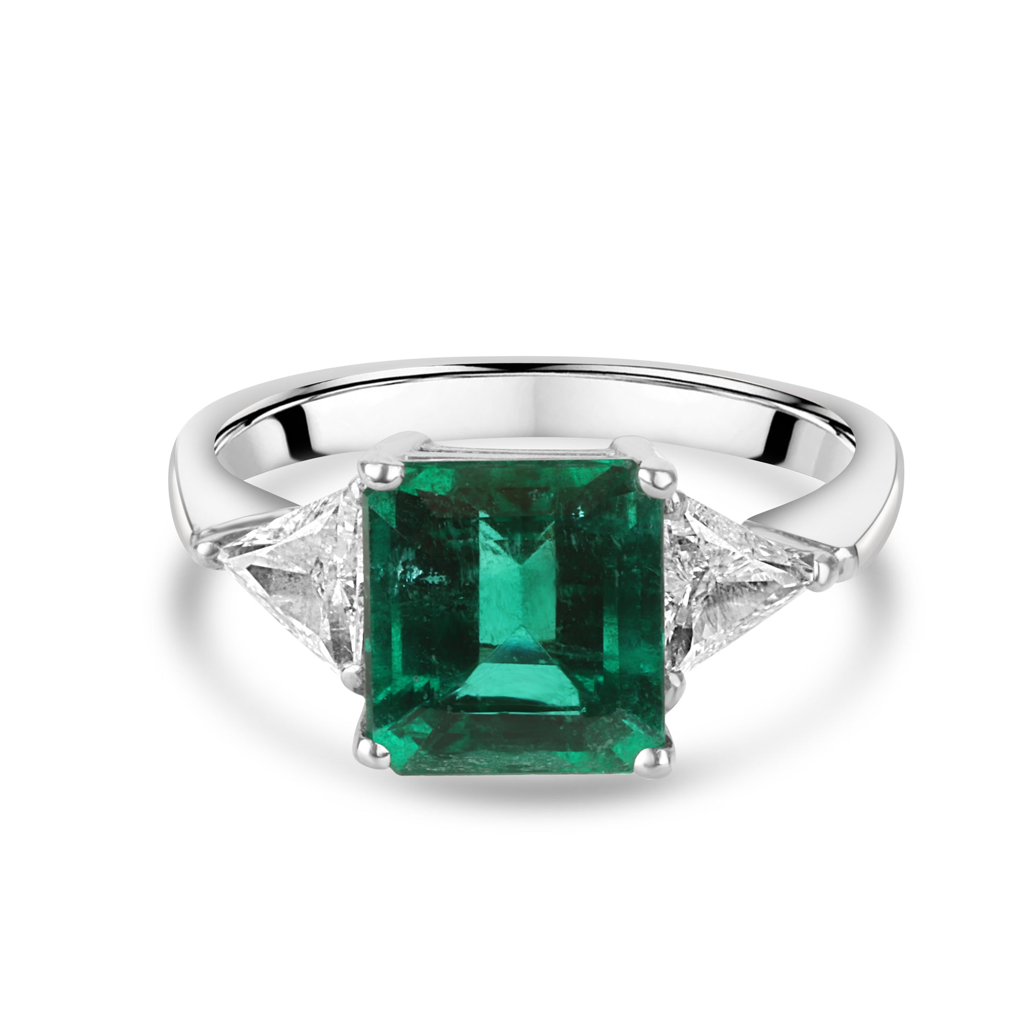 18ct White Gold Dress Ring With With Emerald and Diamonds