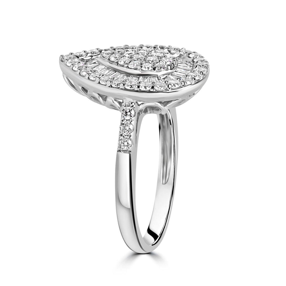 18ct White Gold Pear-Shaped Diamond Cluster Pre-Owned Ring