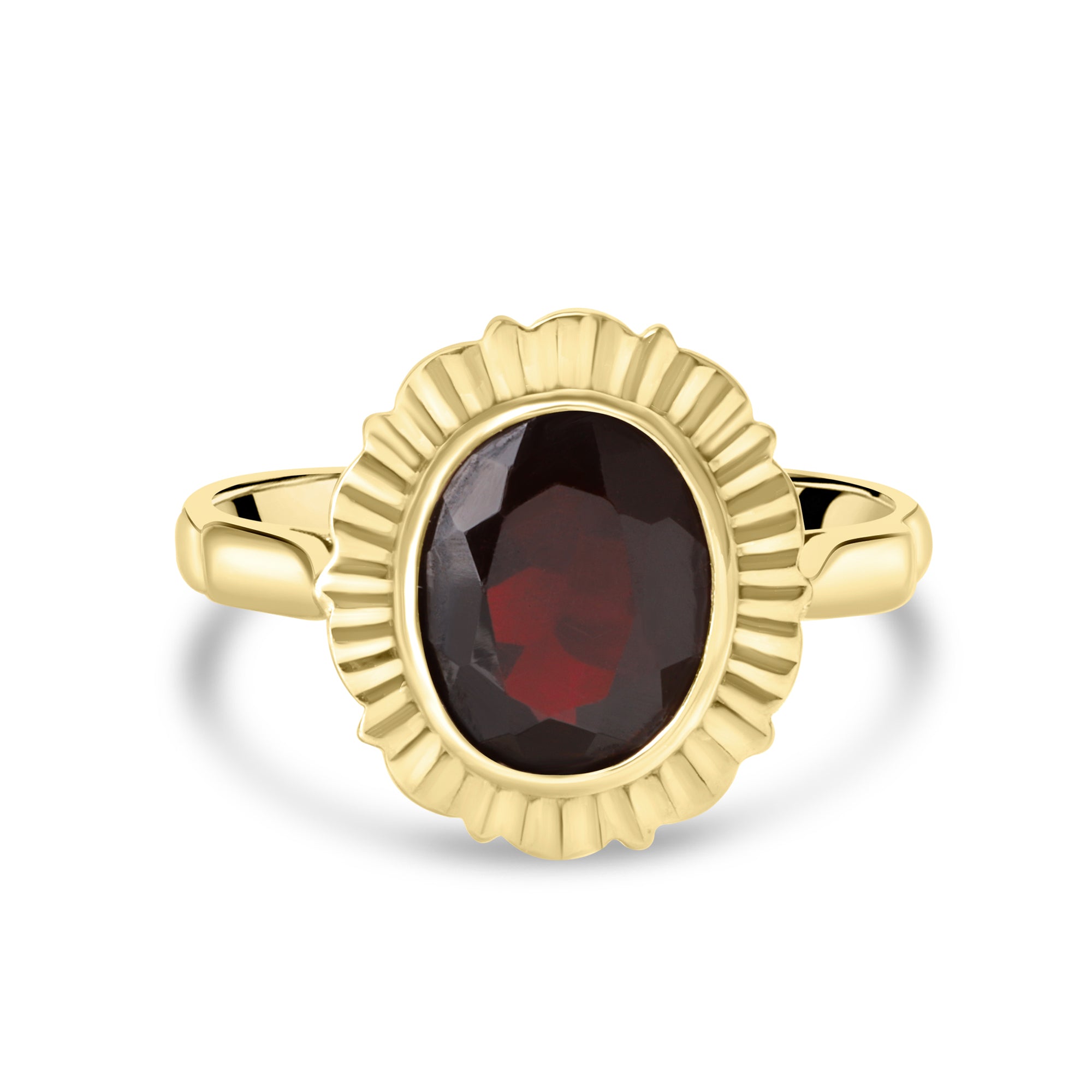 9ct Yellow Gold Oval Garnet Pre-Owned Ring