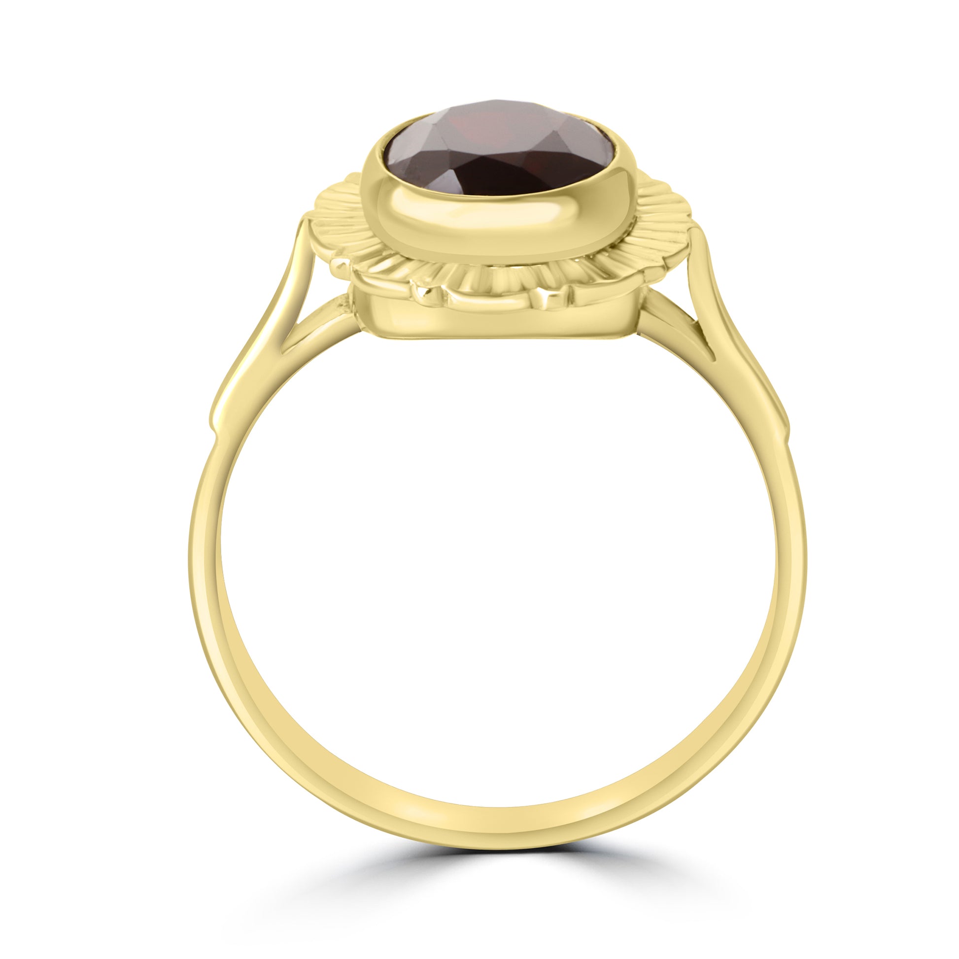 9ct Yellow Gold Oval Garnet Pre-Owned Ring