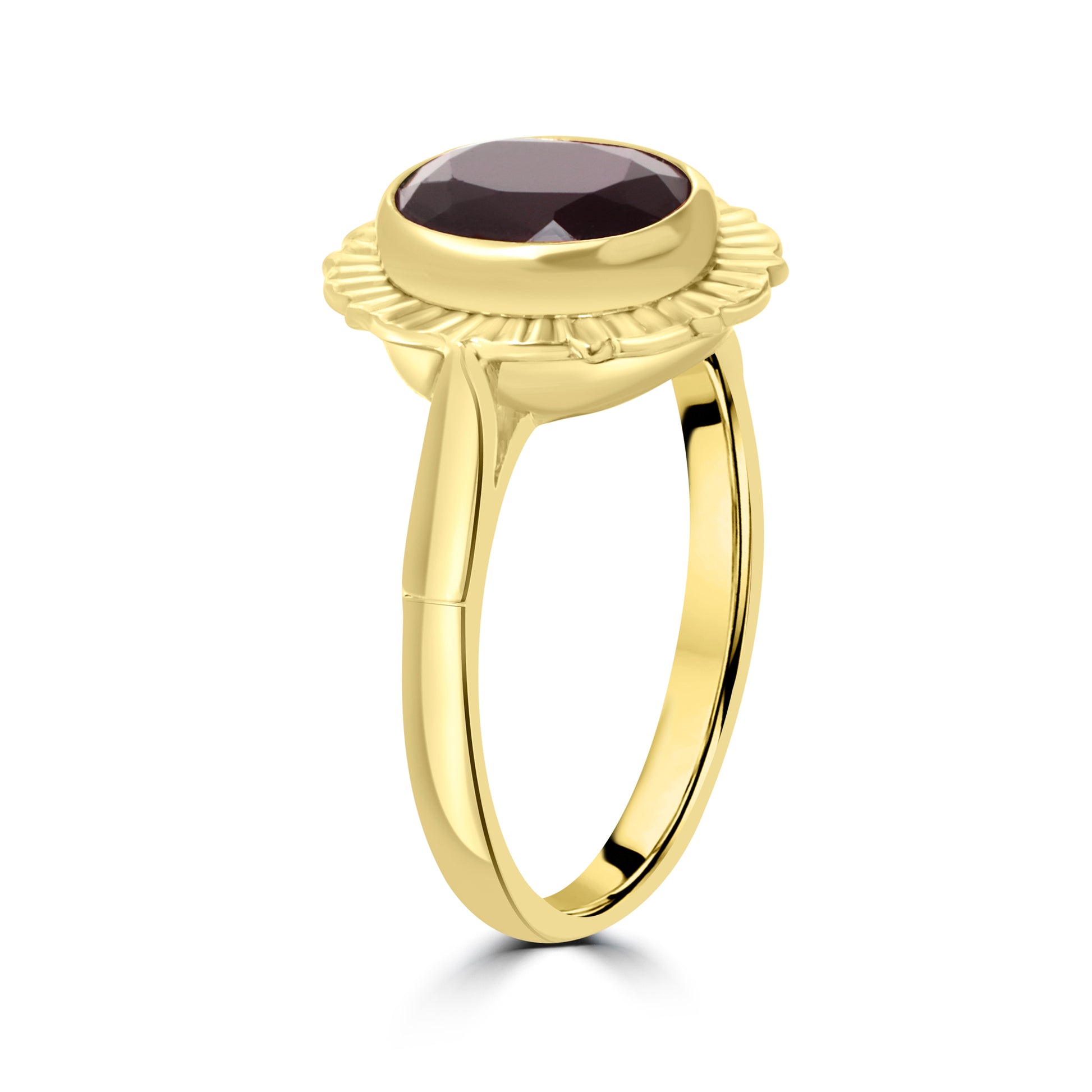 9ct Yellow Gold Oval Garnet Pre-Owned Ring