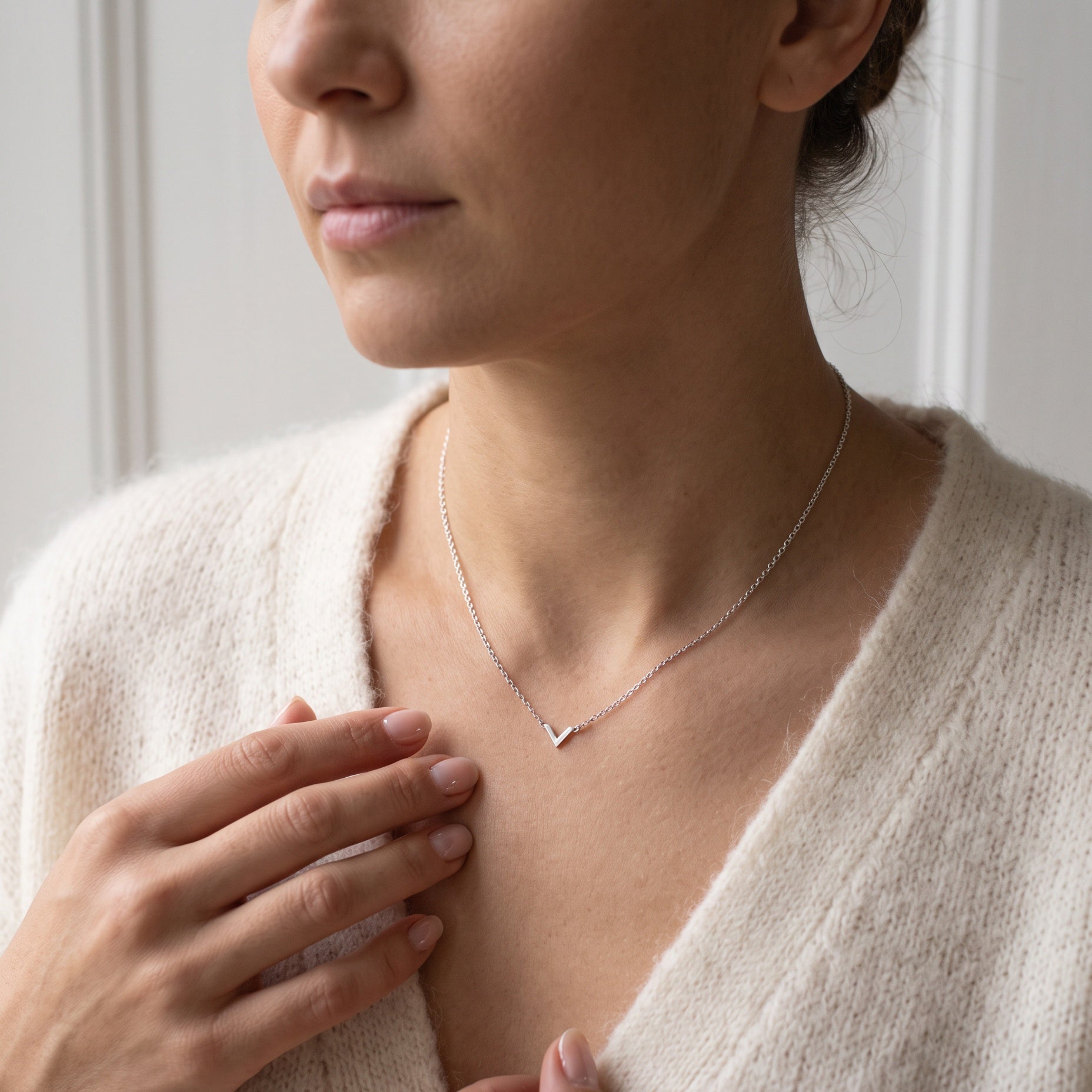 Avanti Design Silver 'V' Necklace