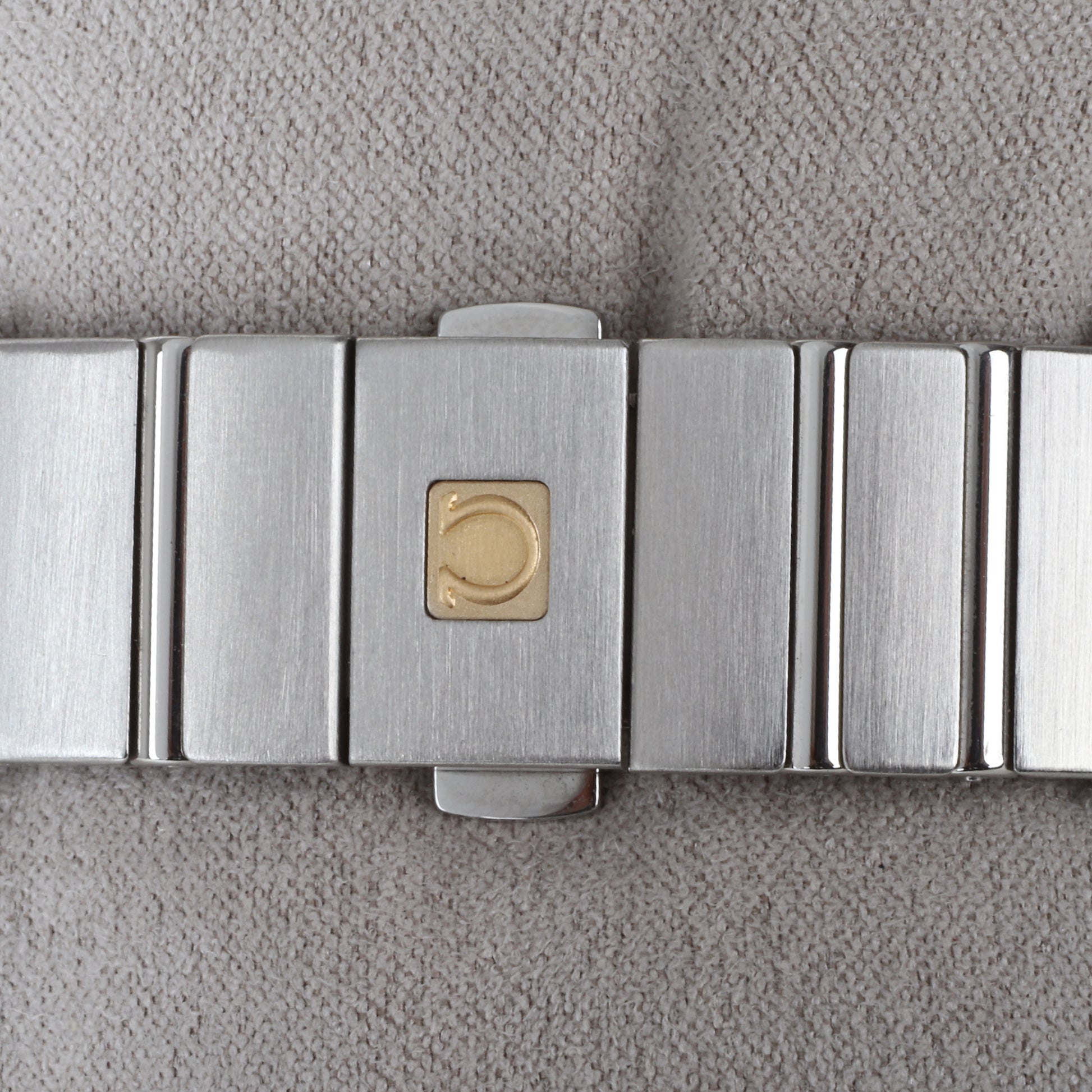 Omega Constellation Quartz Silver Dial Pre-Owned Watch