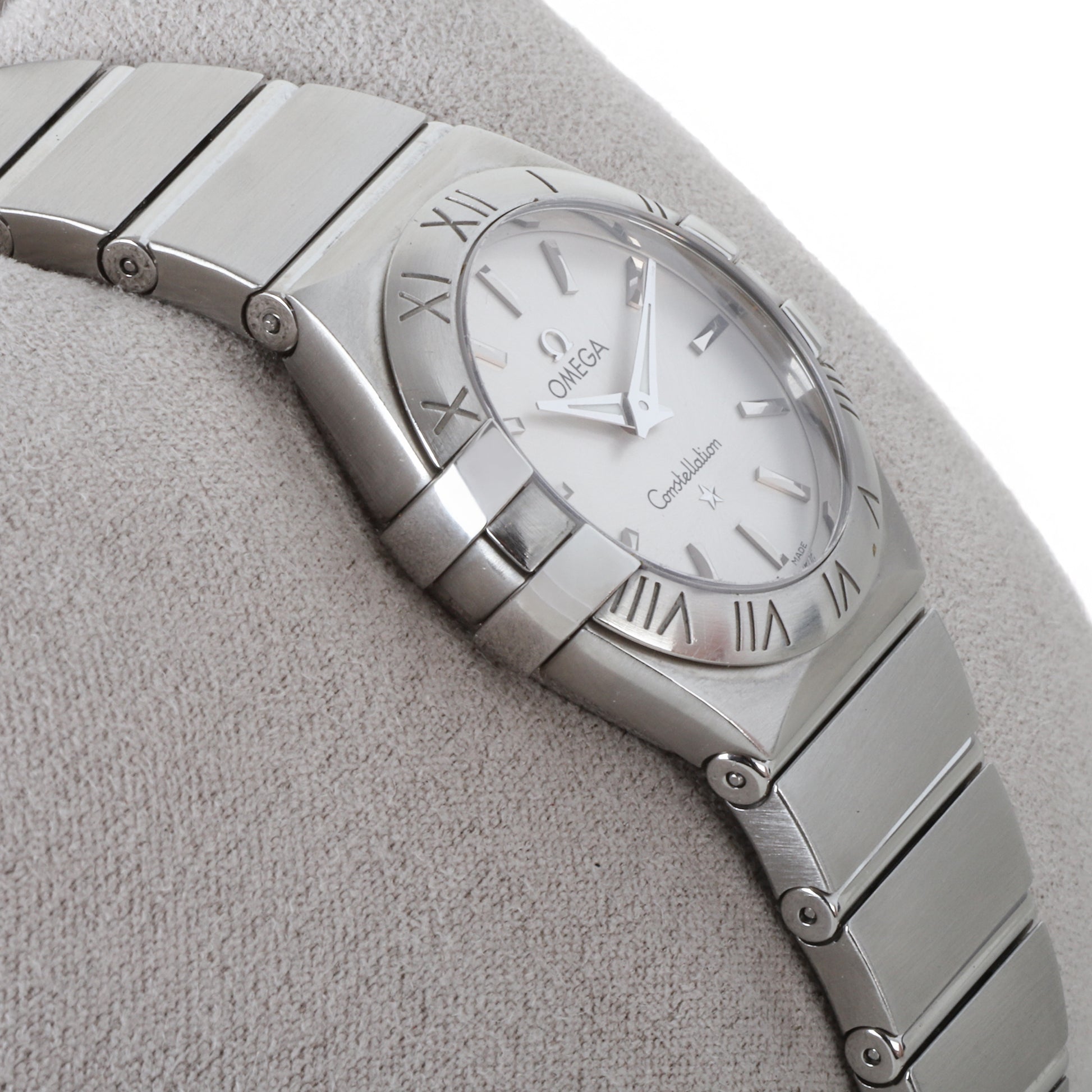 Omega Constellation Quartz Silver Dial Pre-Owned Watch