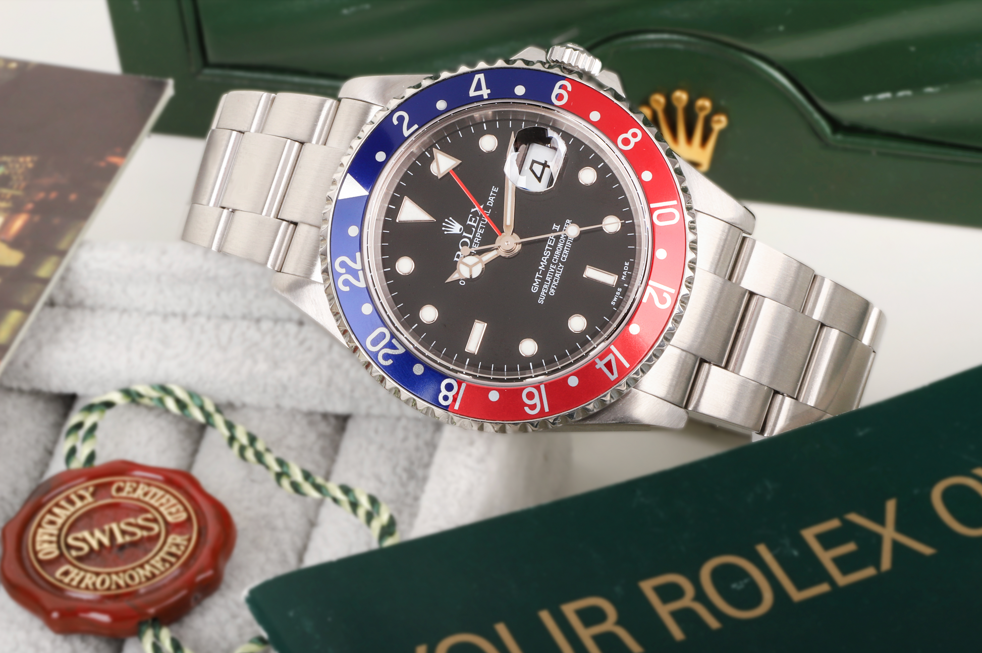 Rolex GMT Master II Oyster Perpetual 'Pepsi' Pre-owned Watch