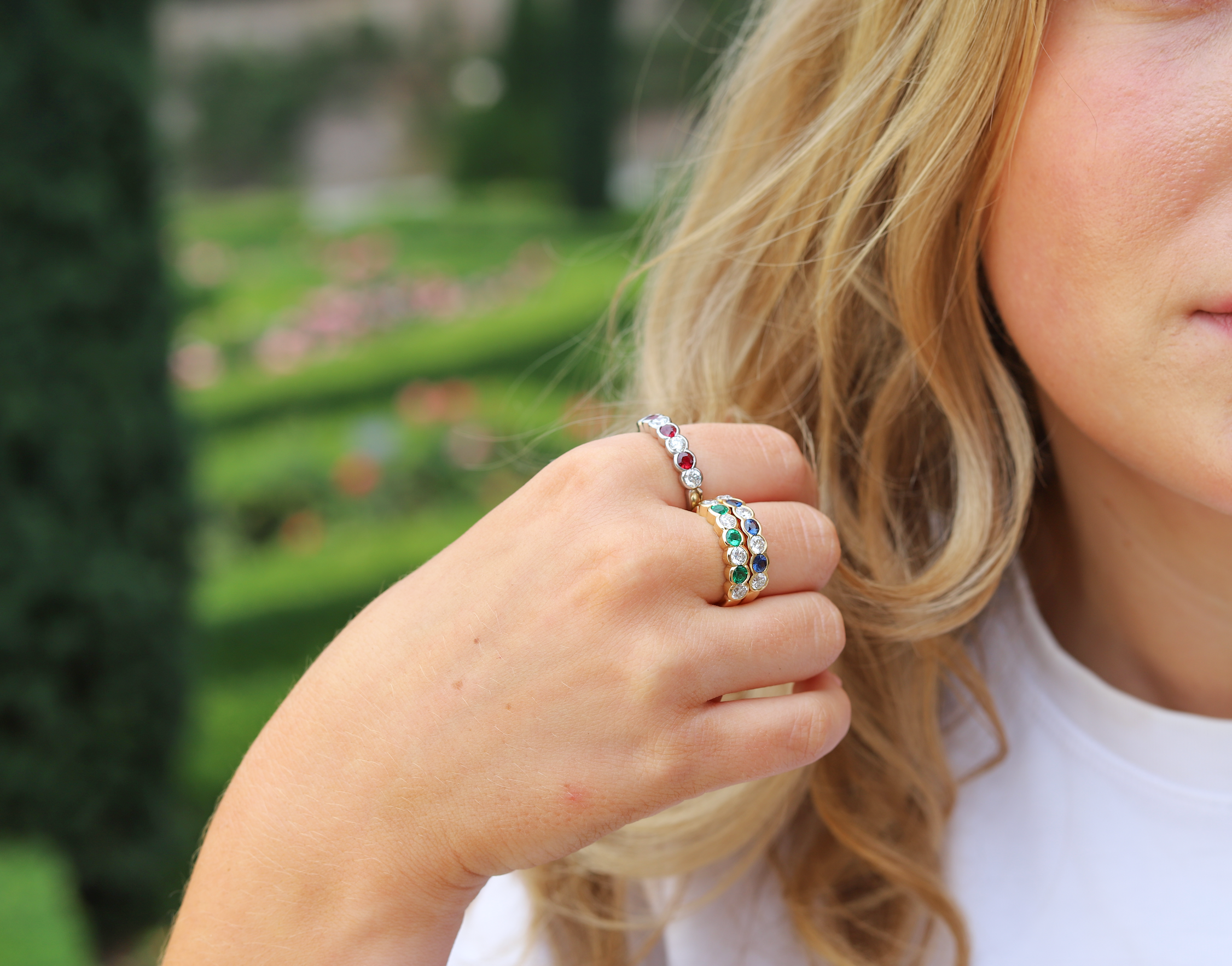 Seven Stone Sapphire and Diamond Scalloped Ring in 18ct Yellow Gold